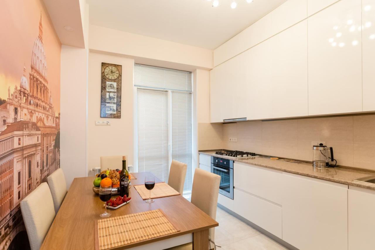 Serviced Apartment On Rustaveli Avenue 16 Tbilisi Exterior foto