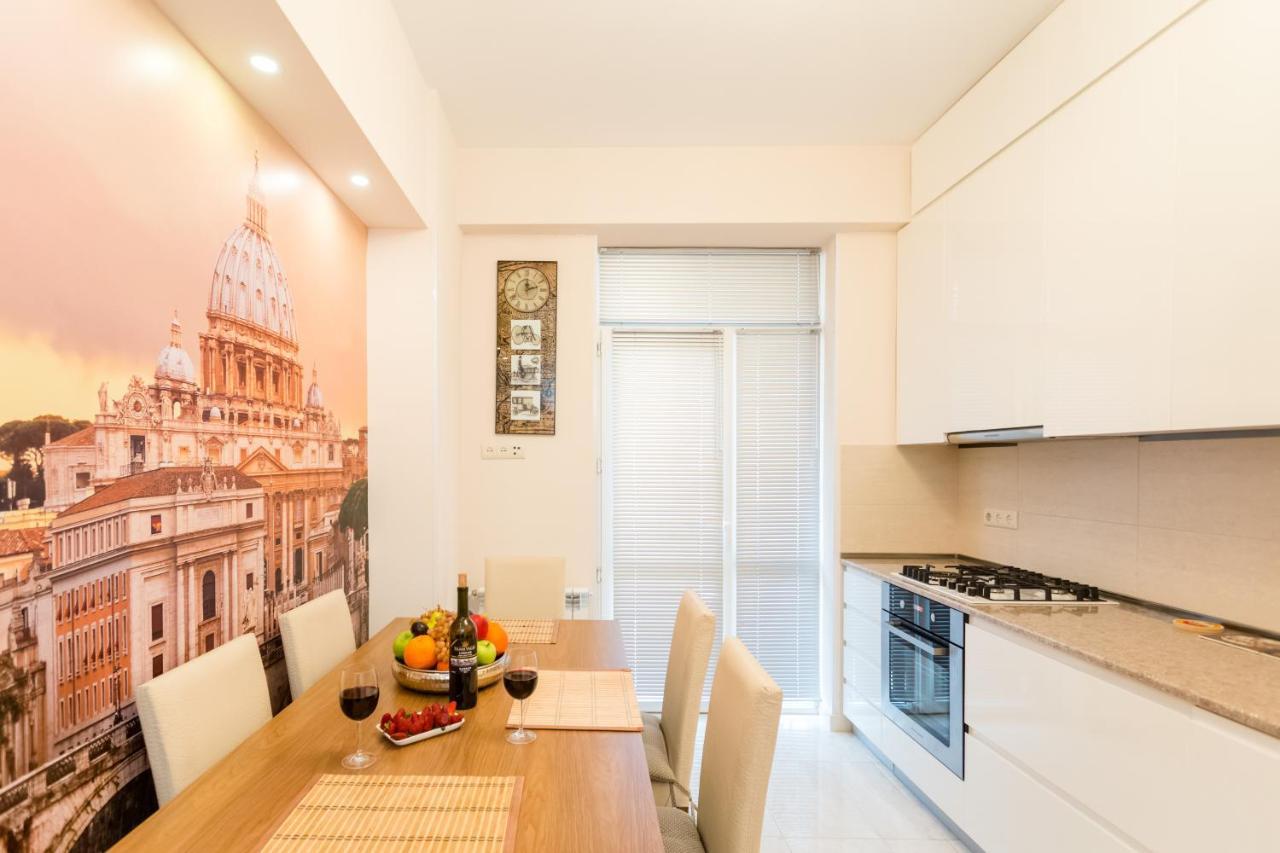Serviced Apartment On Rustaveli Avenue 16 Tbilisi Exterior foto